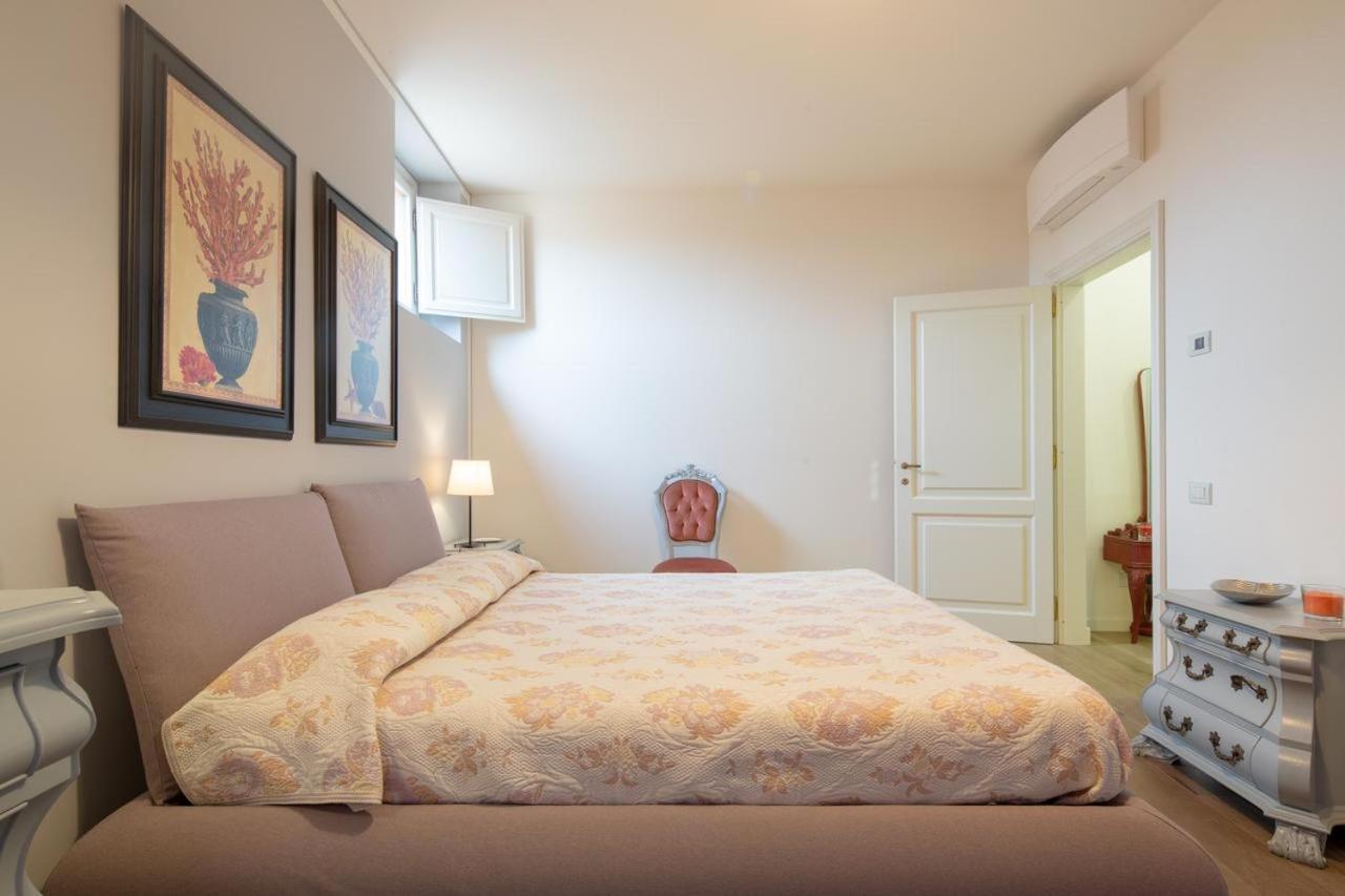 Stunning & Luxurious 1Br Apt 1 Min Walk By Duomo Florenz Exterior foto