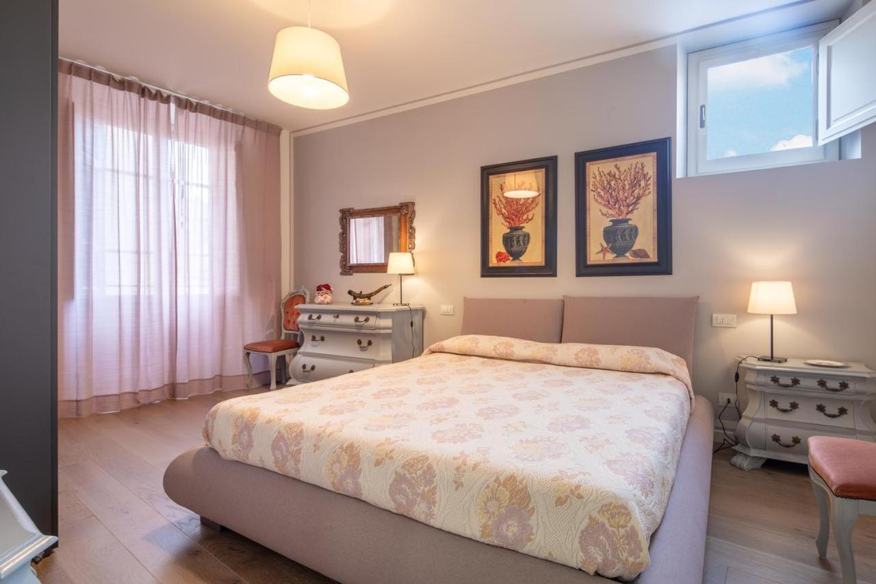 Stunning & Luxurious 1Br Apt 1 Min Walk By Duomo Florenz Exterior foto